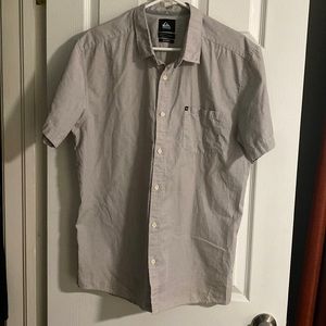 Quicksilver Short sleeve men’s extra-large modern one pocket button-down